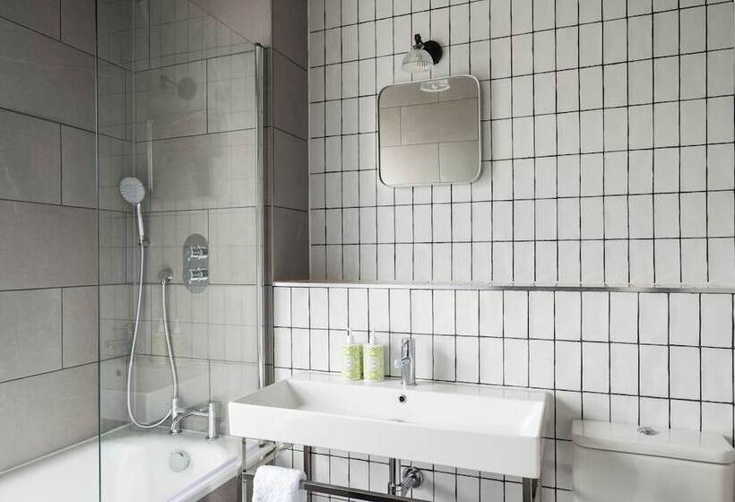 ホテル The Stroud