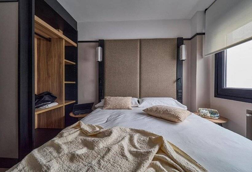 ホテル B48 Oviedo Opera