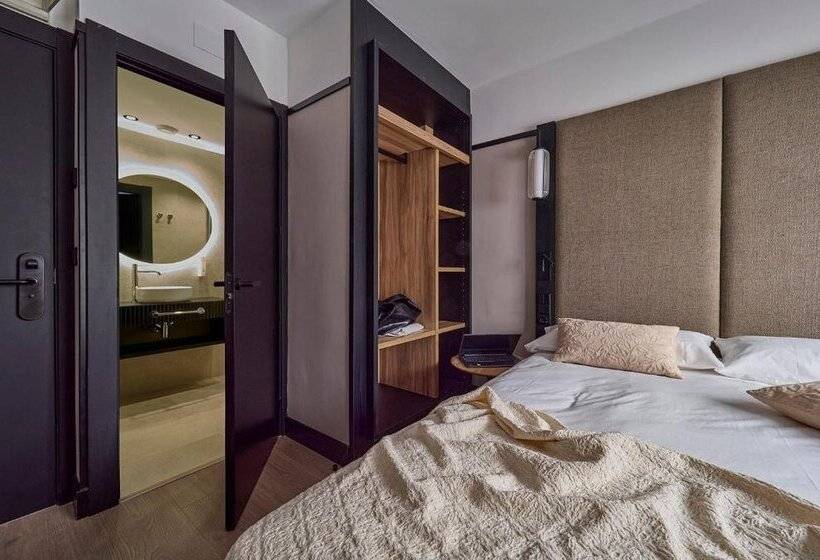 ホテル B48 Oviedo Opera