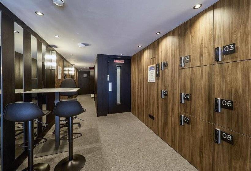 ホテル B48 Oviedo Opera