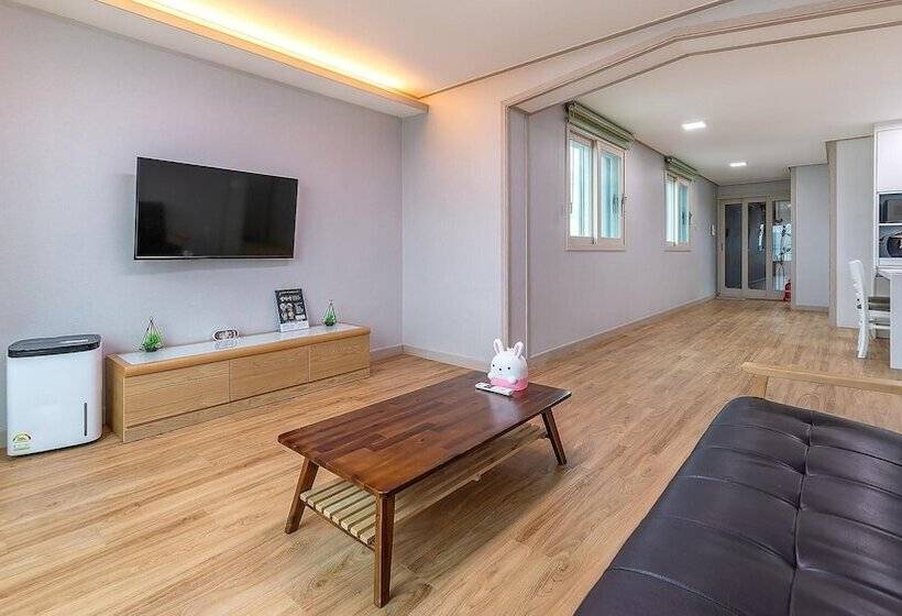 Jeju Jang Sugot Pension