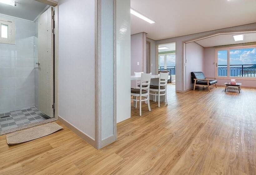 Jeju Jang Sugot Pension