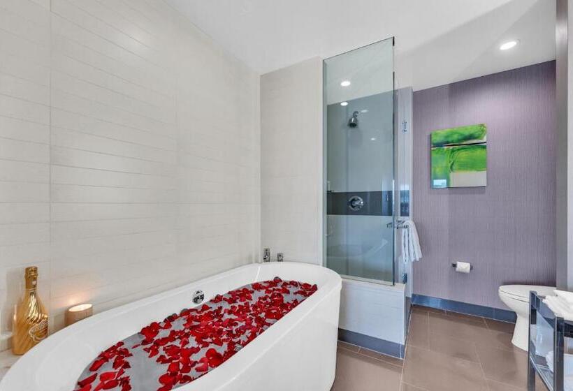 Vdara Beautiful Suite On 22nd Flr Free Valet Parking