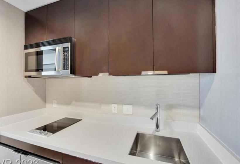 Vdara Beautiful Suite On 22nd Flr Free Valet Parking