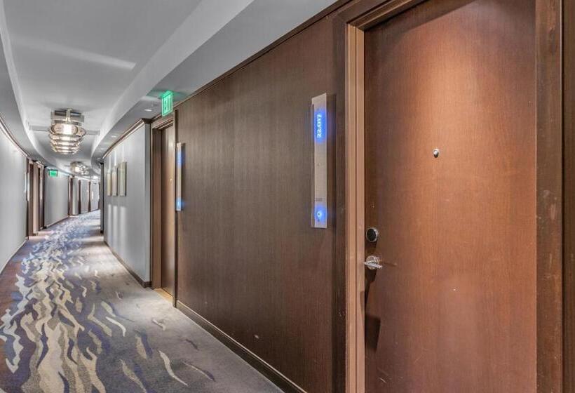 Vdara Beautiful Suite On 22nd Flr Free Valet Parking