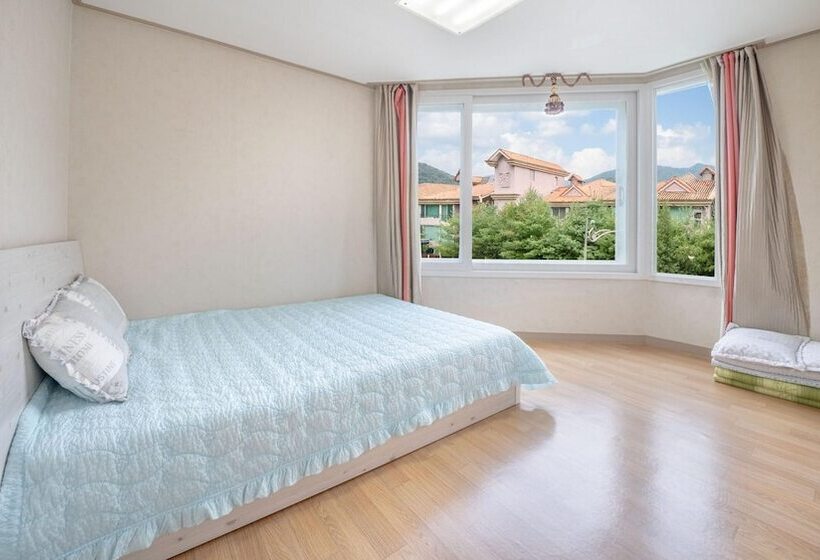 Gapyeong Applerotgi Pension