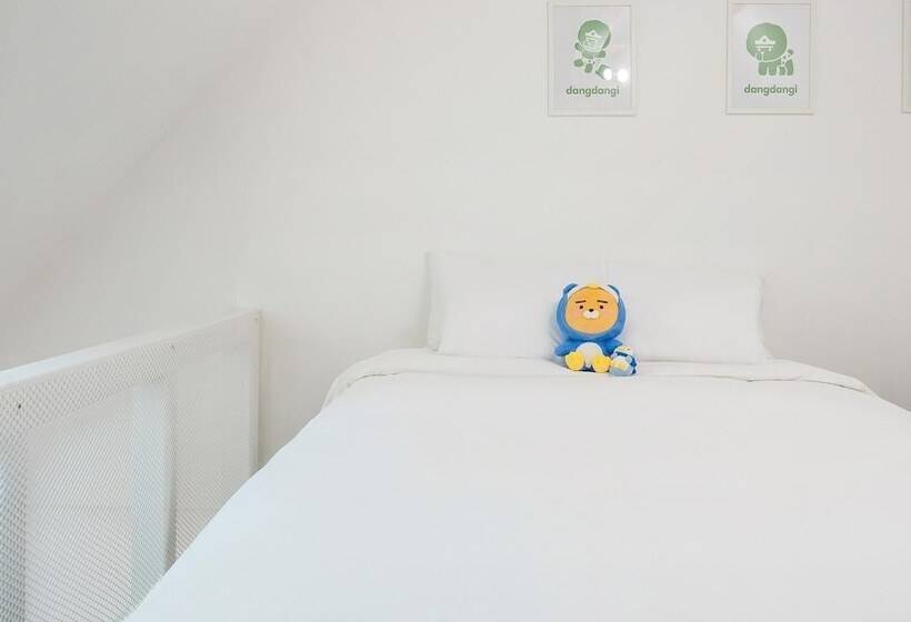 Gapyeong Daengdaengi Dog Pension Silver