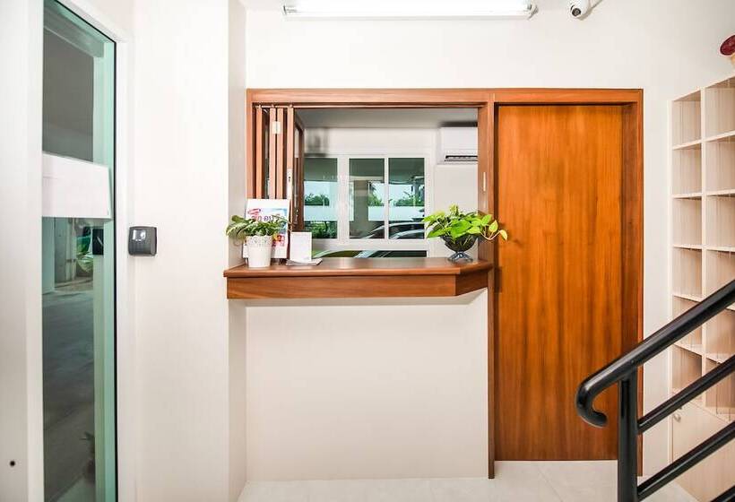 בית מלון כפרי Behome Phuket