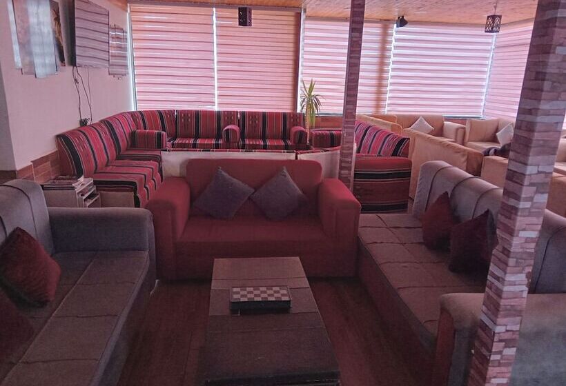 هتل کپسول Petra Inbox Hostel