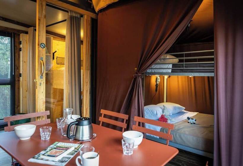 Отель Huttopia Caminos de Galicia