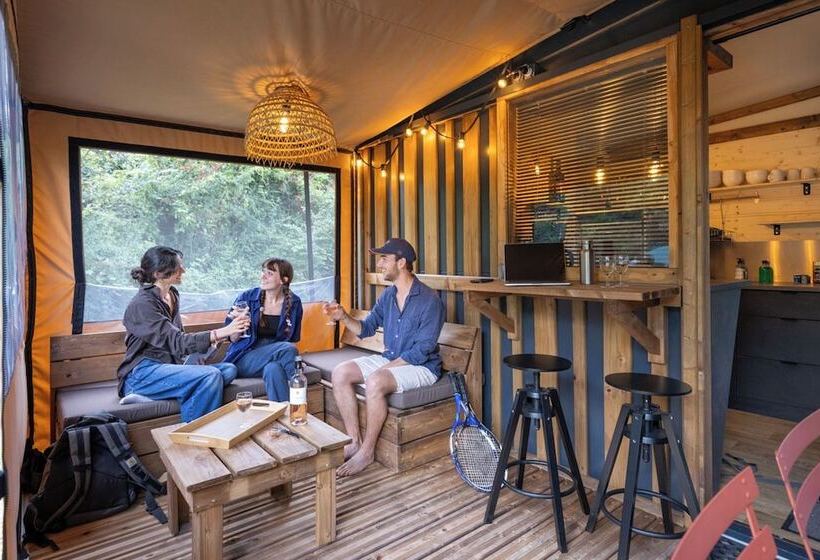 Отель Huttopia Caminos de Galicia