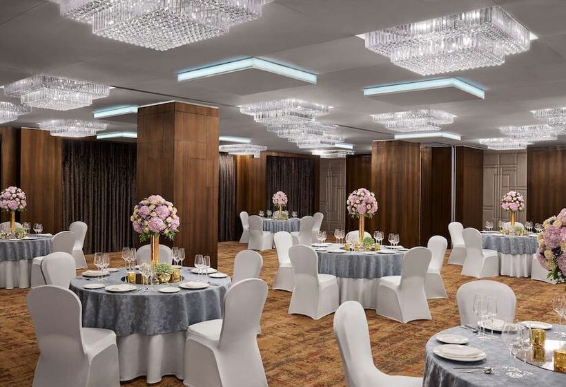 هتل Hyatt Centric Juhu Mumbai