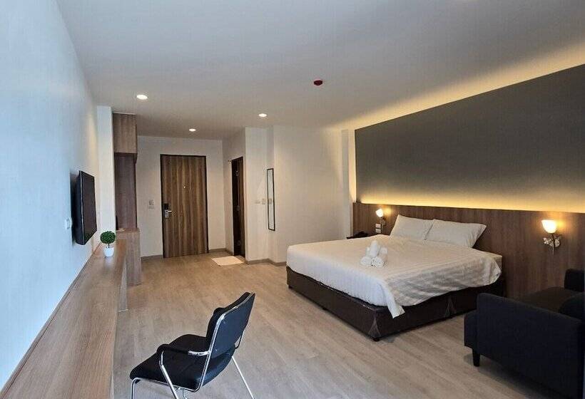 فندق Manee Mantra