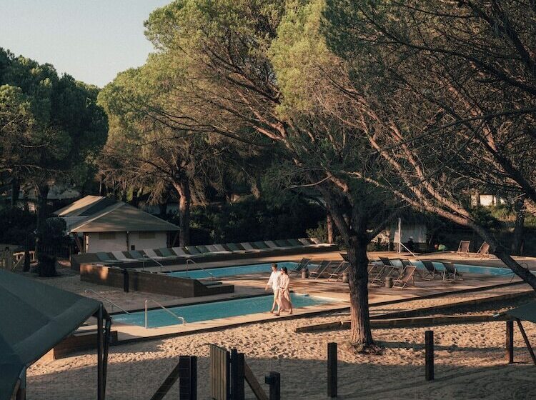 Отель Wecamp Cádiz