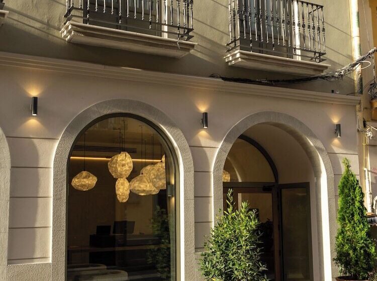 هتل Well And Come Malaga