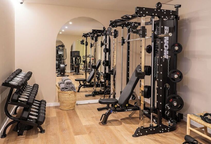 هتل Well And Come Malaga