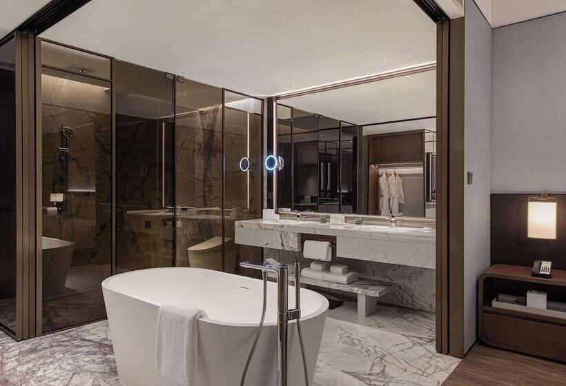 Отель Wyndham Grand Lishui Downtown