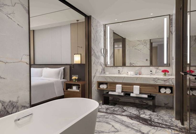 Отель Wyndham Grand Lishui Downtown