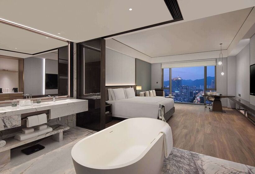 Отель Wyndham Grand Lishui Downtown