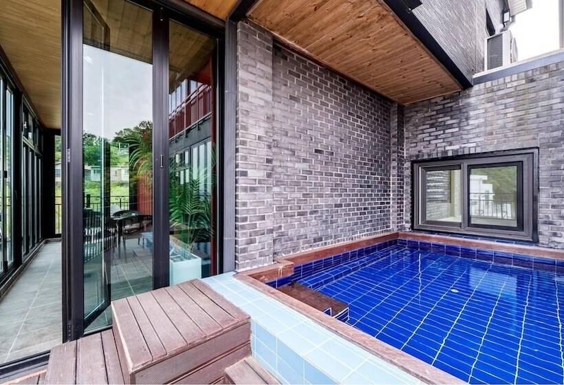 Namhae Yanghwa Seaside Pension