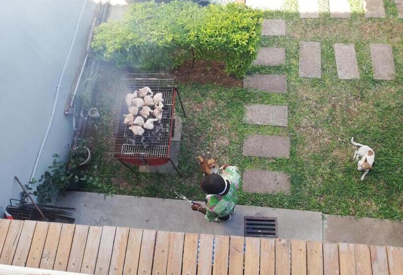 فندق صغير The Base Backpackers