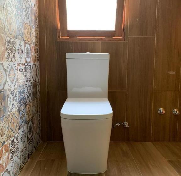 فندق صغير The Base Backpackers