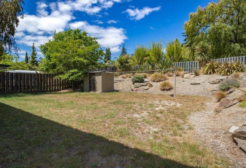 An Alpine Lodge For Sharing