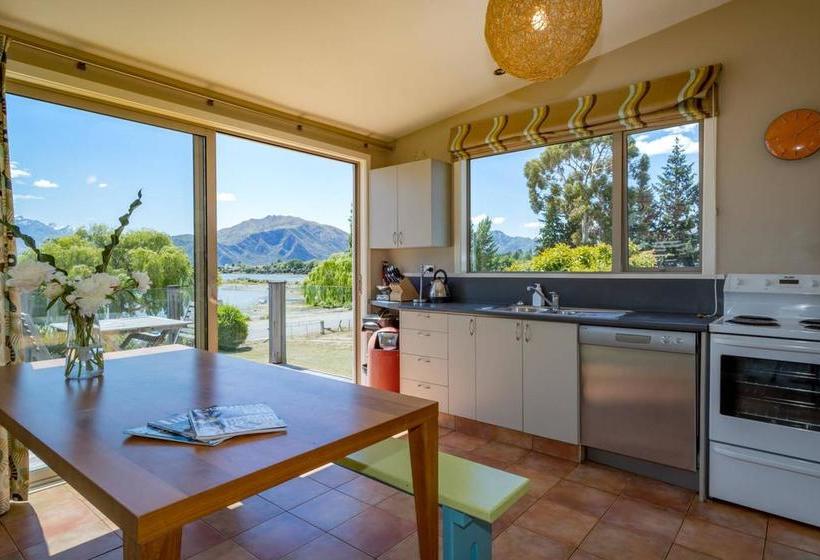 An Alpine Lodge For Sharing