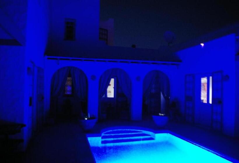 ベッドアンドブレックファースト Midounia