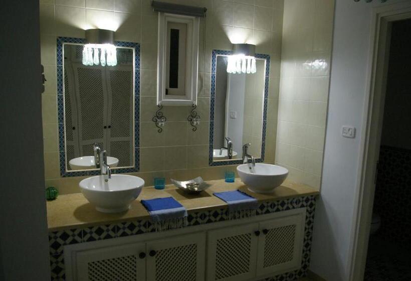 ベッドアンドブレックファースト Midounia