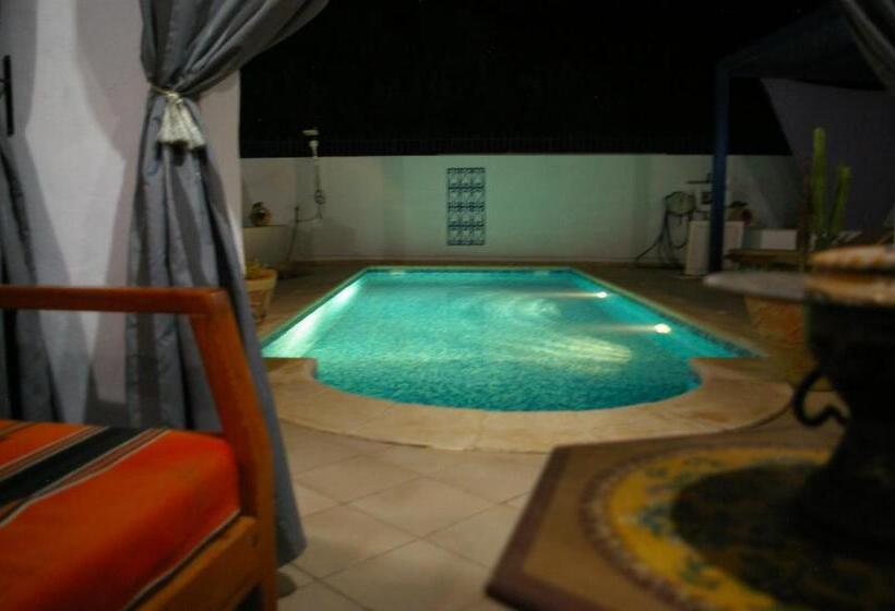 ベッドアンドブレックファースト Midounia