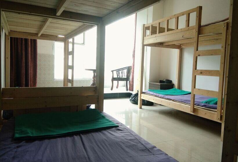 Foshan School Age Youth Hostel