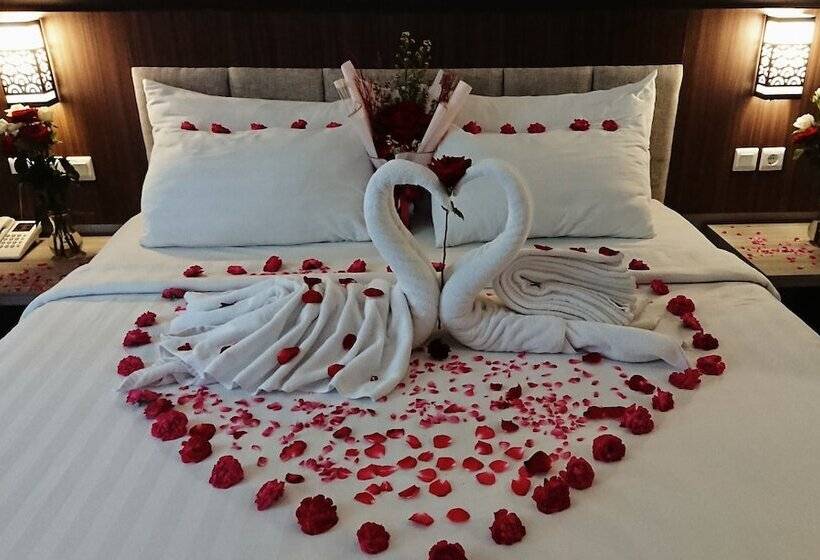 Отель Ascent Premiere Pasuruan