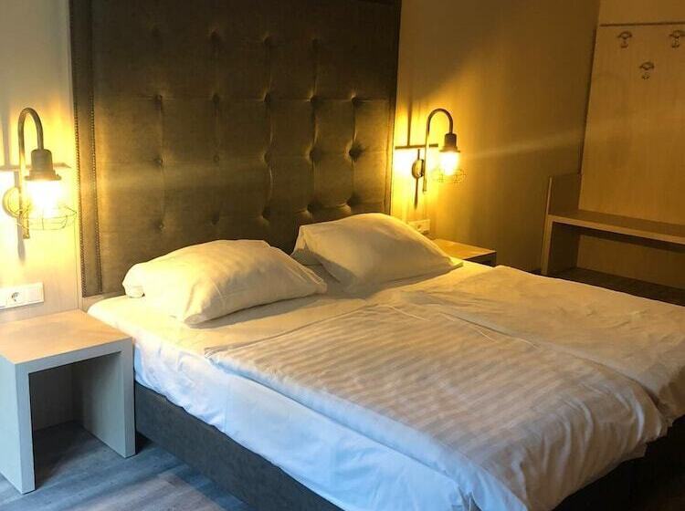 בית מלון כפרי Athen Kelsterbach Frankfurt Airport