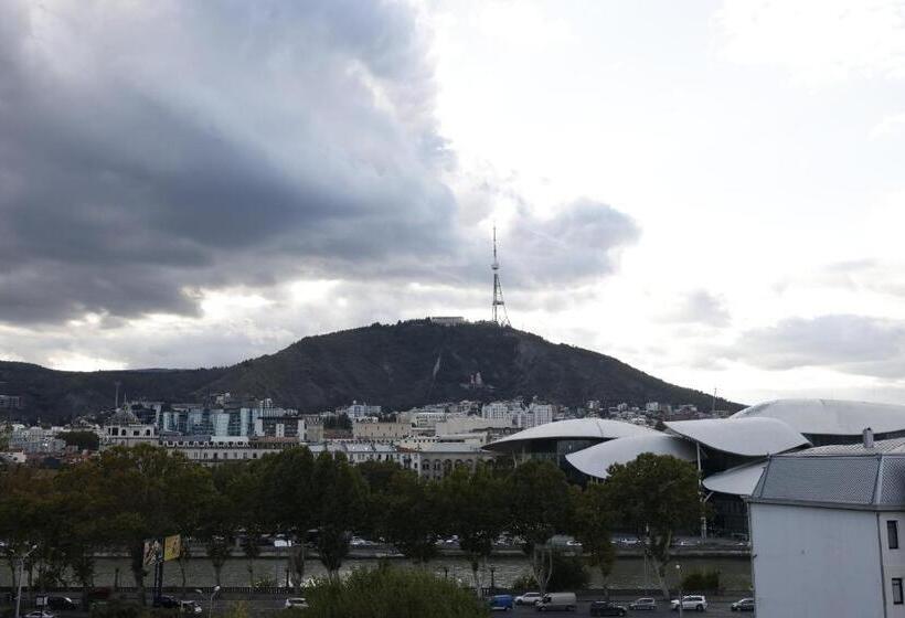 هتل Atrium Boutique