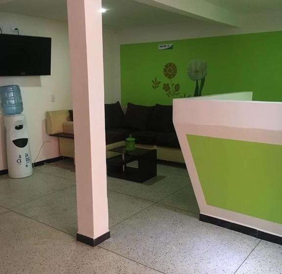 בית מלון כפרי Cartago Plaza