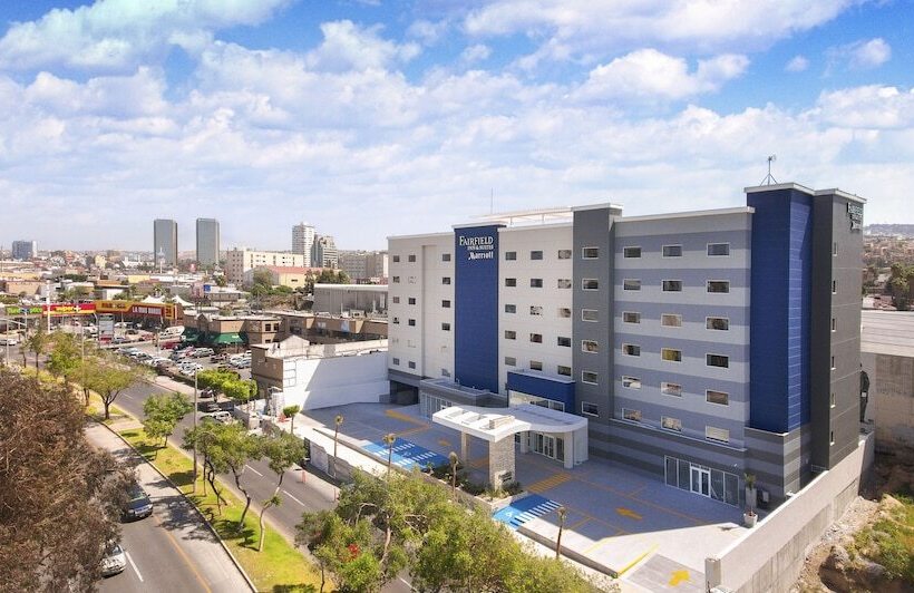 Отель Fairfield Inn & Suites By Marriott Tijuana