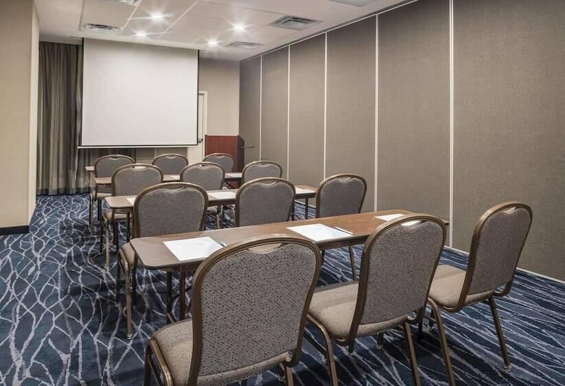 Отель Fairfield Inn & Suites By Marriott Tijuana