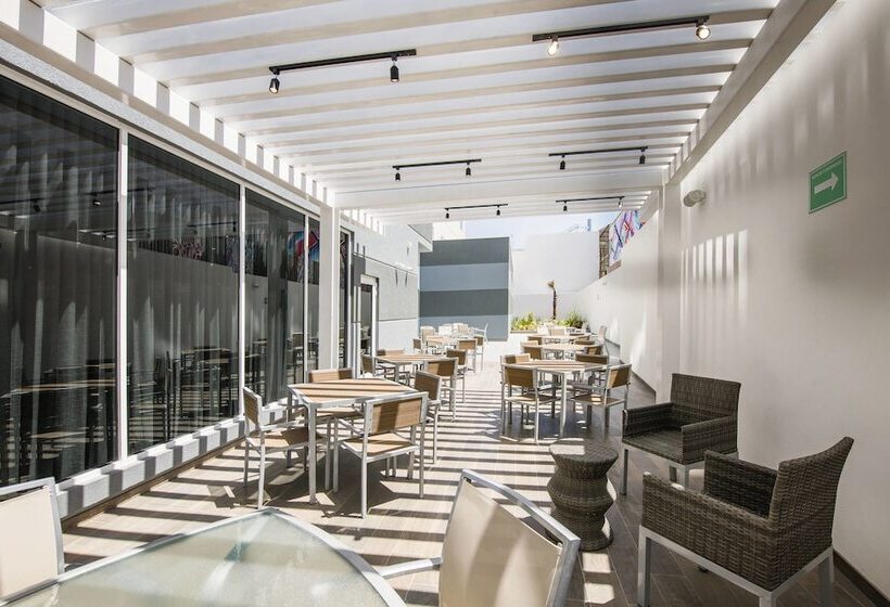 Отель Fairfield Inn & Suites By Marriott Tijuana