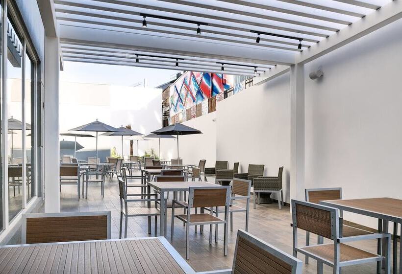 Отель Fairfield Inn & Suites By Marriott Tijuana