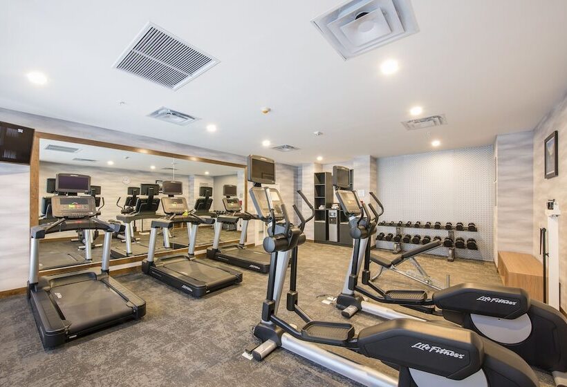 Отель Fairfield Inn & Suites By Marriott Tijuana