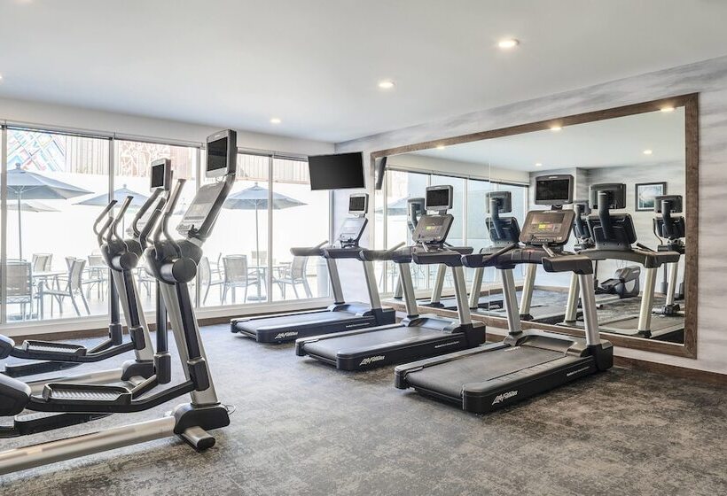 Отель Fairfield Inn & Suites By Marriott Tijuana