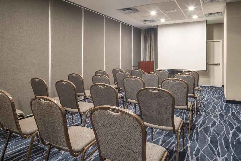 Отель Fairfield Inn & Suites By Marriott Tijuana