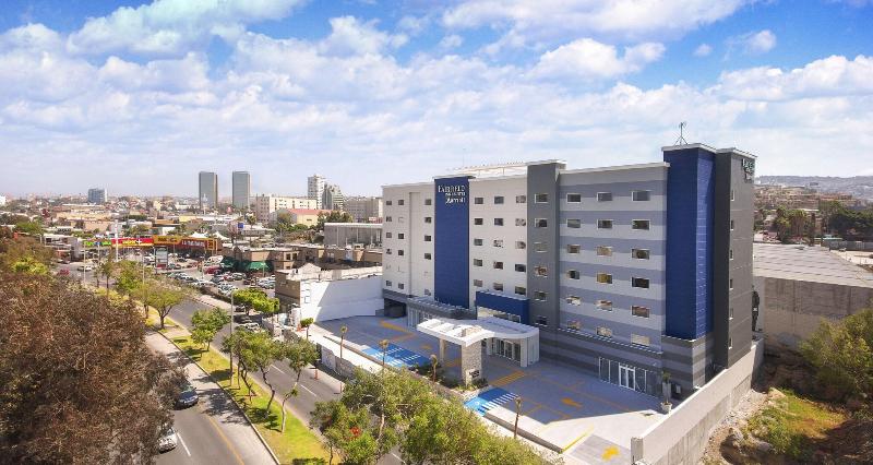 Отель Fairfield Inn & Suites By Marriott Tijuana
