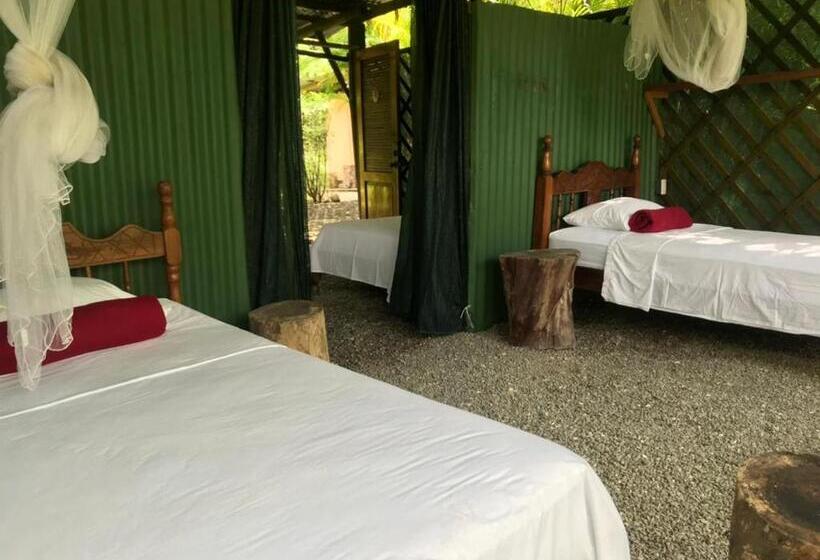 Отель Mal Pais Surf Camp