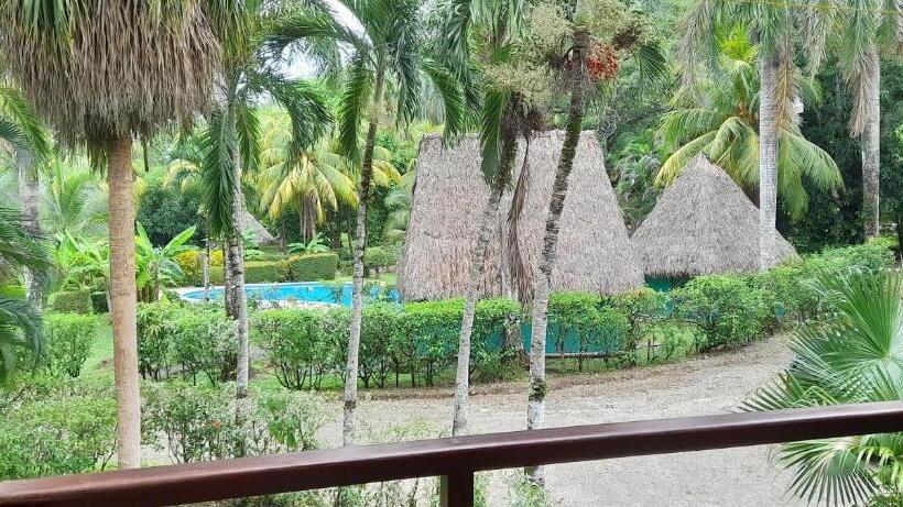 Отель Mal Pais Surf Camp