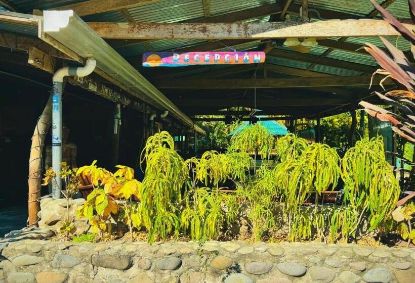 Отель Mal Pais Surf Camp