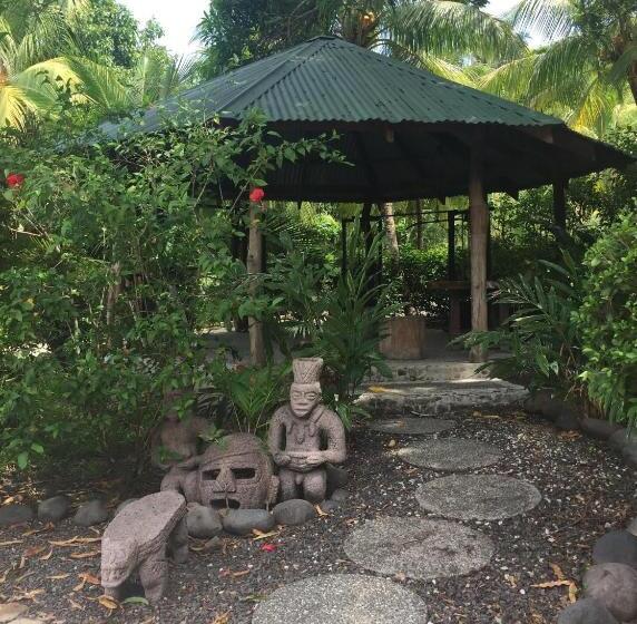 Отель Mal Pais Surf Camp