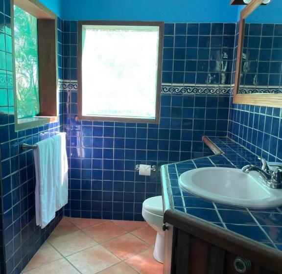 Отель Mal Pais Surf Camp