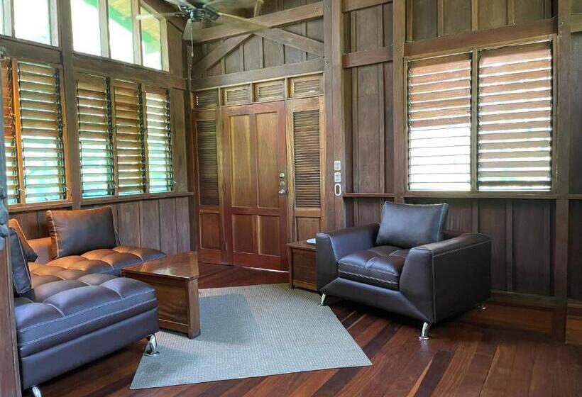 Отель Mal Pais Surf Camp